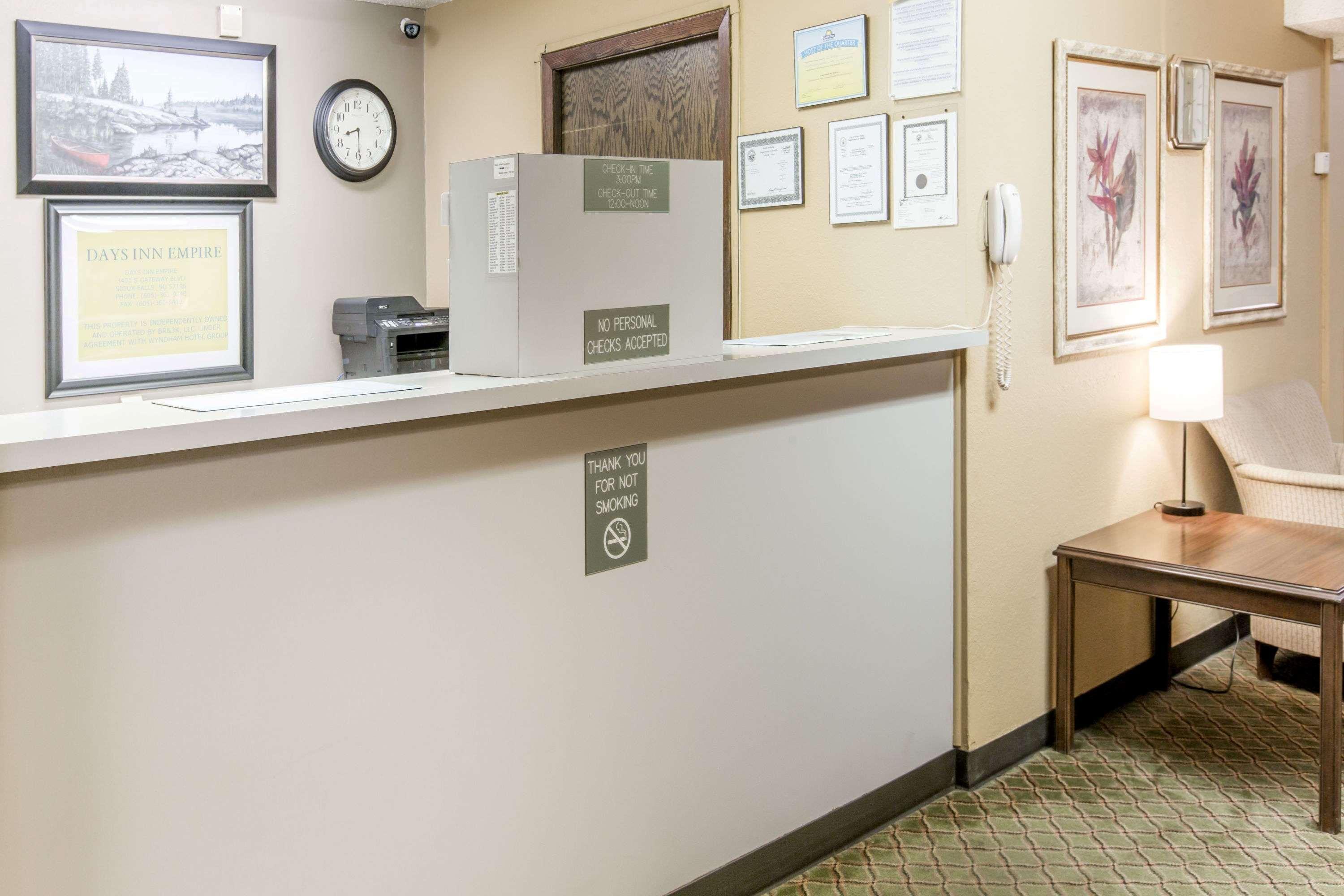 Days Inn By Wyndham Sioux Falls Extérieur photo