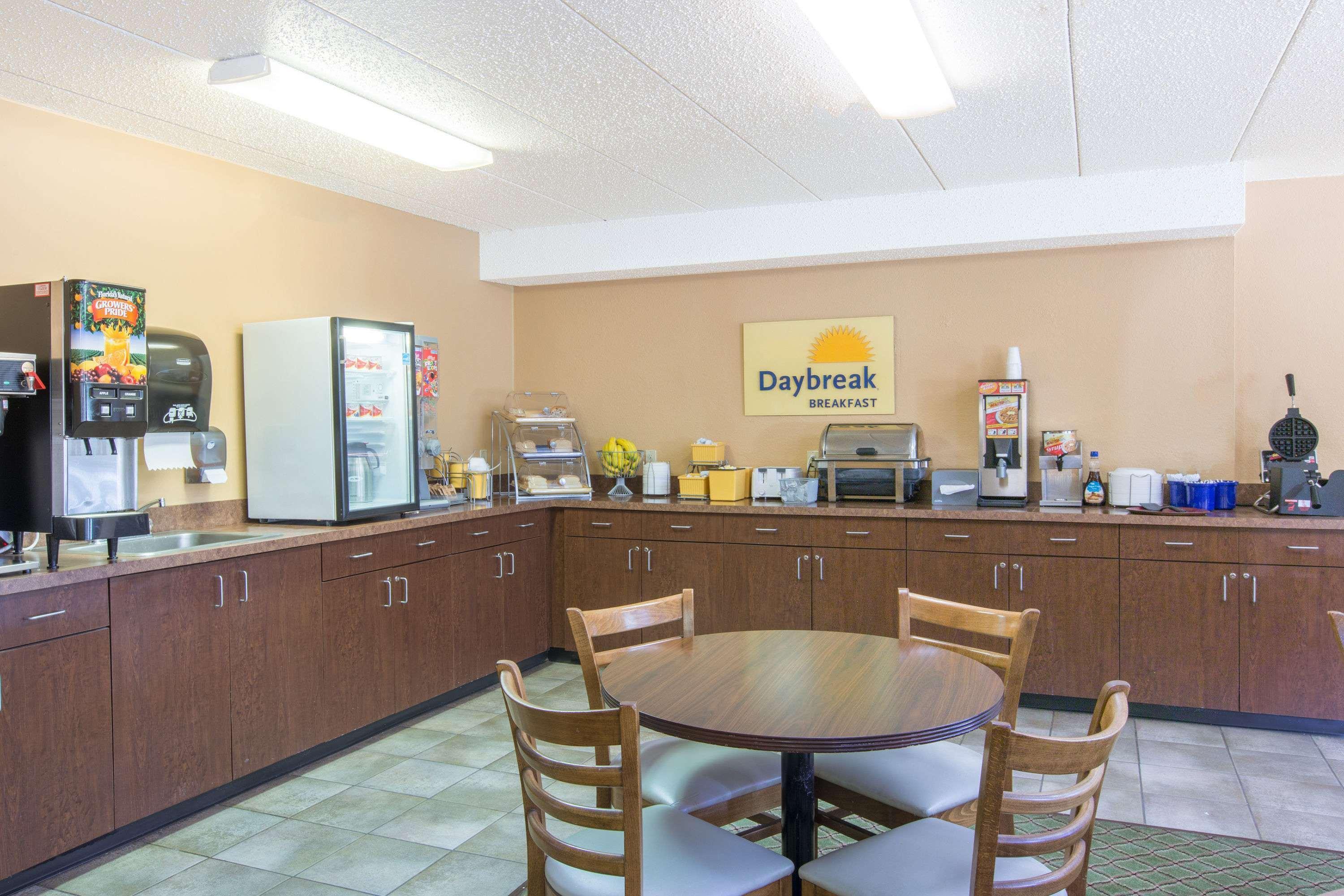 Days Inn By Wyndham Sioux Falls Extérieur photo