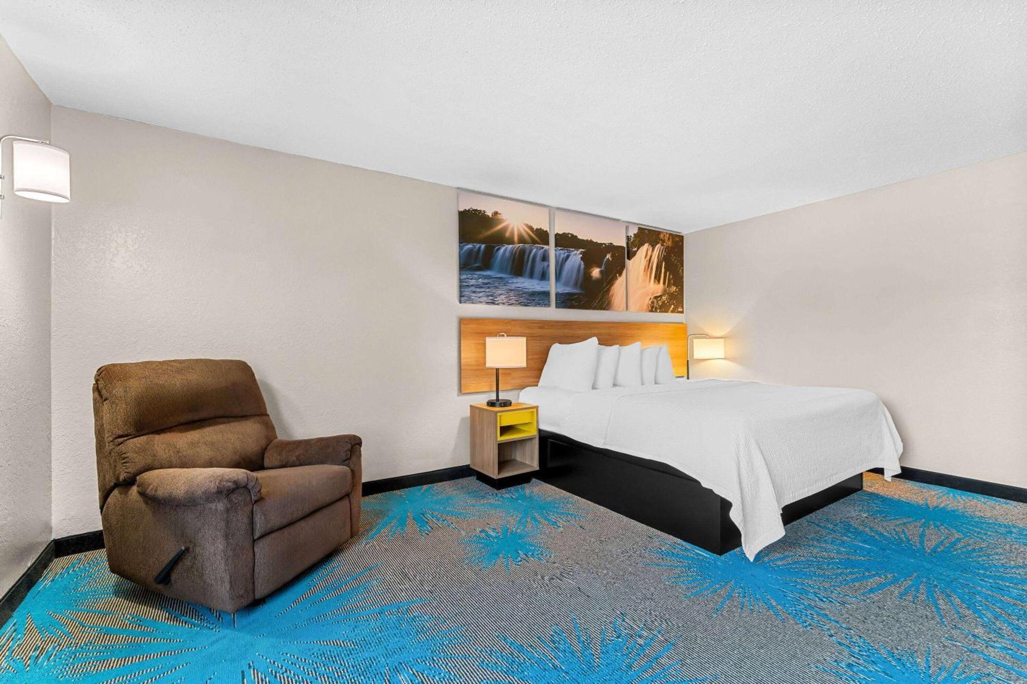 Days Inn By Wyndham Sioux Falls Extérieur photo