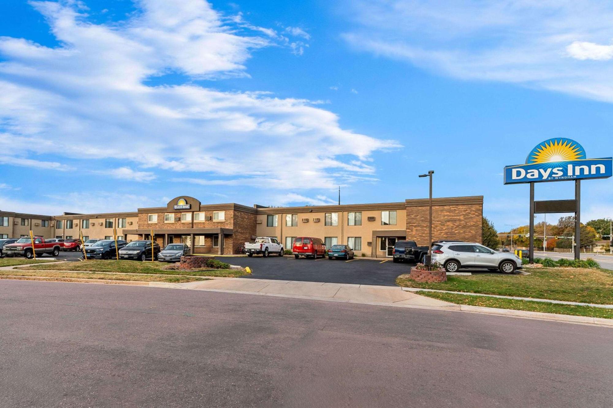 Days Inn By Wyndham Sioux Falls Extérieur photo
