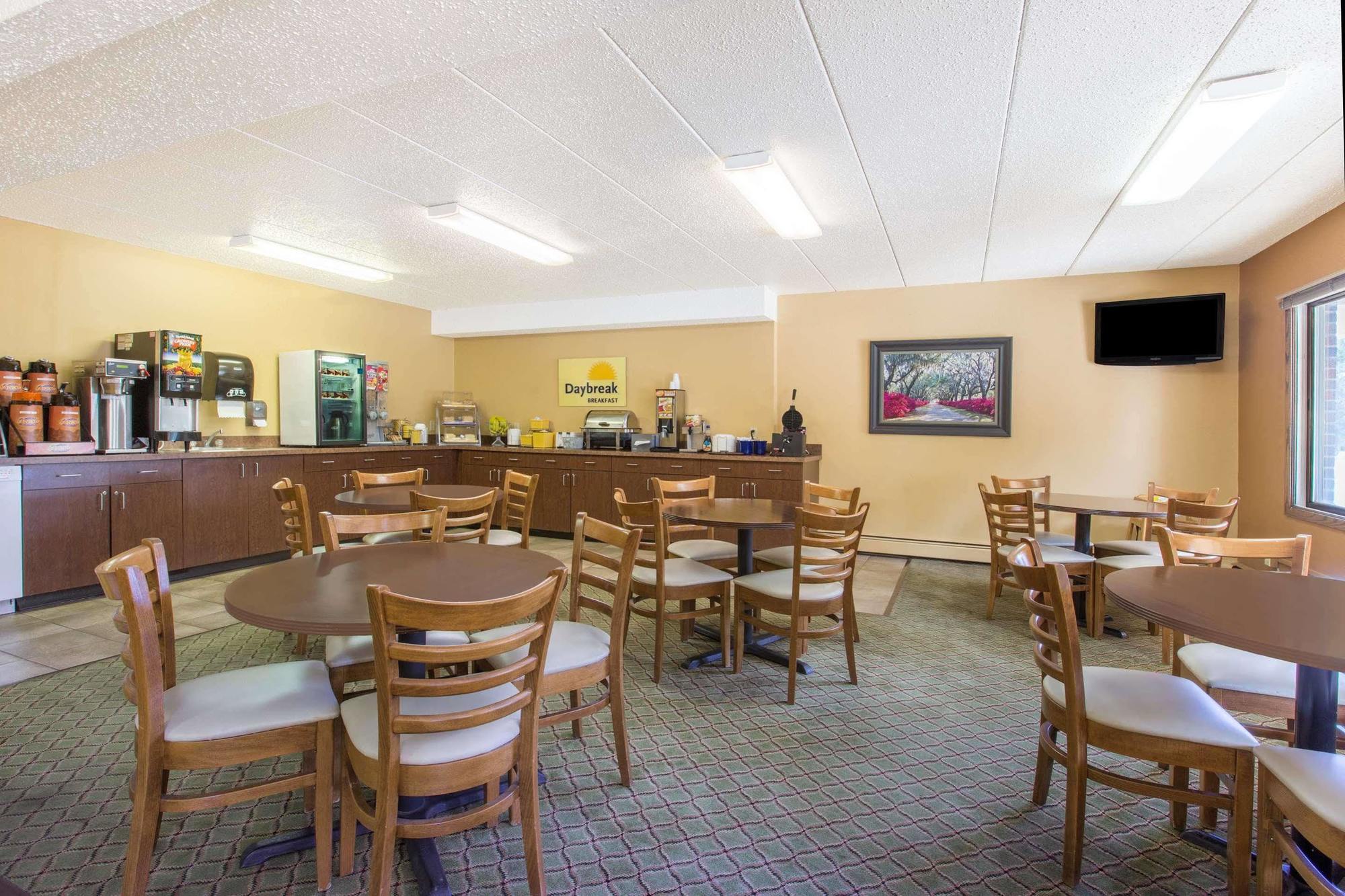 Days Inn By Wyndham Sioux Falls Extérieur photo